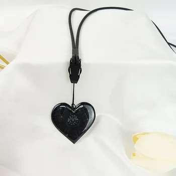 AIBAOTONG Terahertz Power Card Черна висулка във формата на сърце със силиконова йонна верига