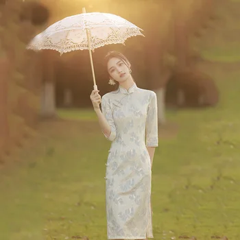 Qipao 2023 Нова пролет подобрена стоящи врата дантела среден ръкав коляното Cheongsam китайски стил тънък темперамент рокля жени