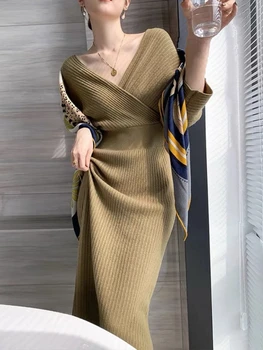 Есенна твърда плетена рокля за жени дълъг ръкав v-образно деколте кръстосан дизайн верига оглавник облекло корейска мода елегантен тънък вестидос