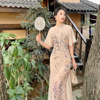 Китайска рокля Qipao ретро елегантен модифициран Cheongsam с муха ръкави и копчета рокля с печатни къдри Chi-pao