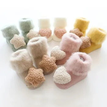 корейски сладък бебе момичета момчета малко дете бели термични дрехи есен зима кадифе плюш запази топло новородено против хлъзгане етаж чорапи